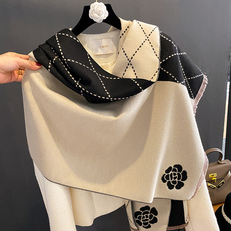 Zimowy szal damski, luksusowy  – Woven Scarf Blanket recenzja i cena