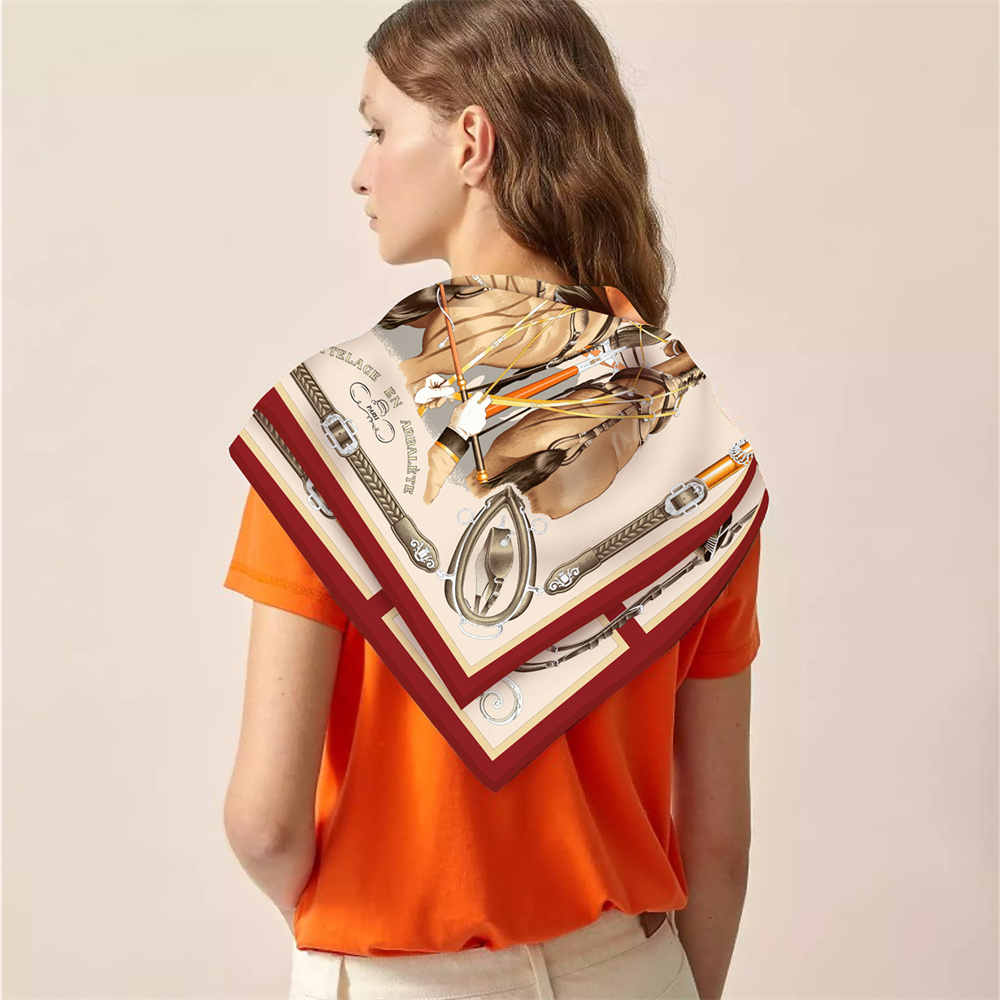 Jedwabny szalik damski nadruk  – Scarf Silk Square recenzja i cena